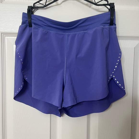 Lululemon Find Your Pace Shorts - Picture 1 of 3